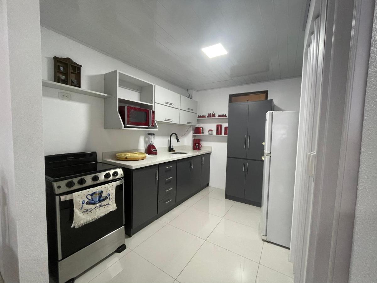 Апартаменты Alicia'S Place 10 Min From Airport Алахуэла Экстерьер фото